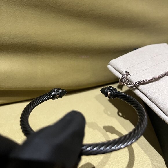 D̲a̲v̲i̲d̲ ̲Y̲u̲r̲m̲a̲n̲ 5mm bracelets-black - Picture 3 of 5